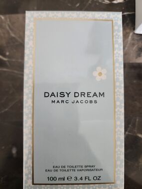 Marc Jacobs Daisy Dream Light Blue Floral Box